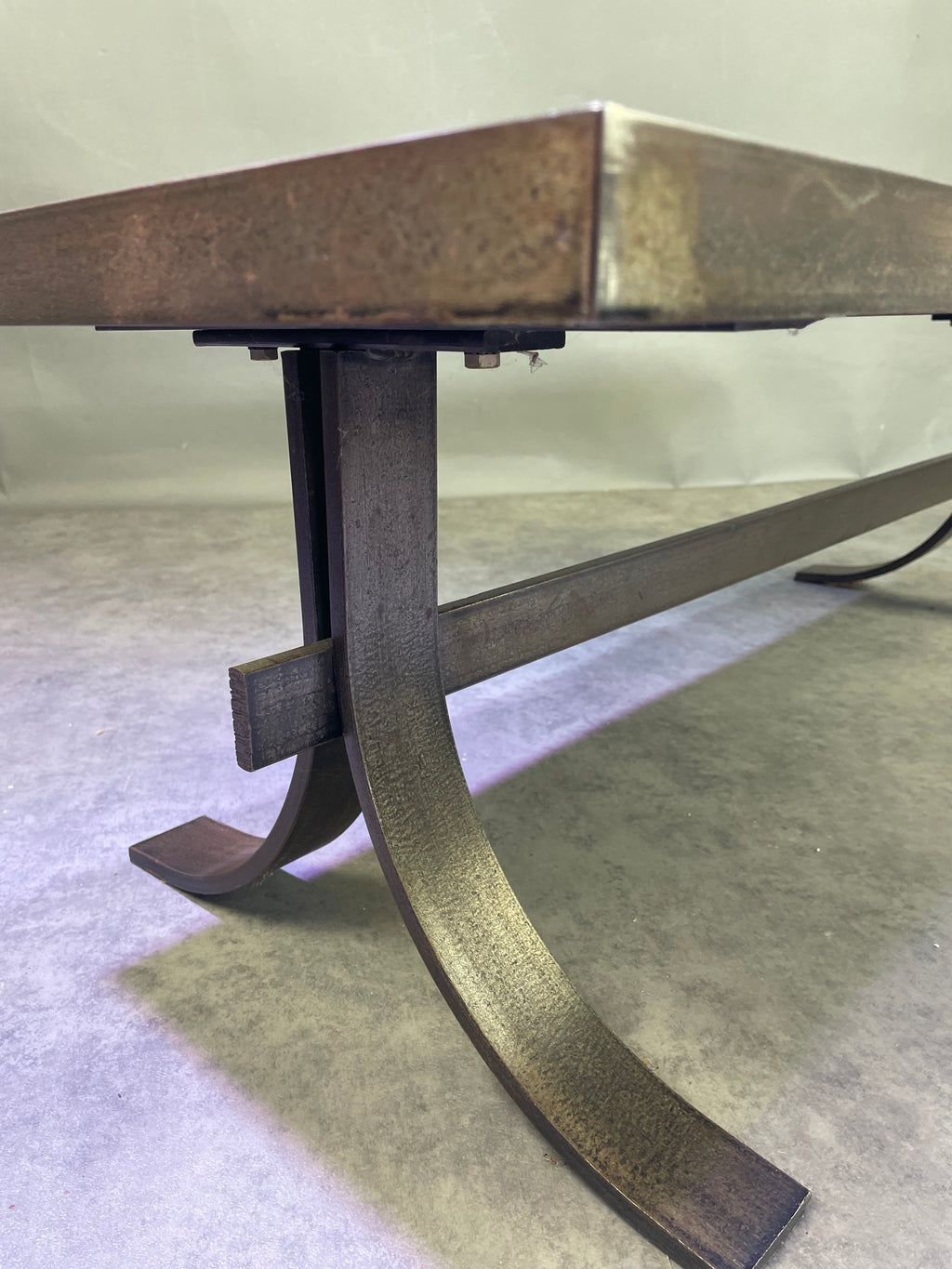 Table basse à plateau de céramiques