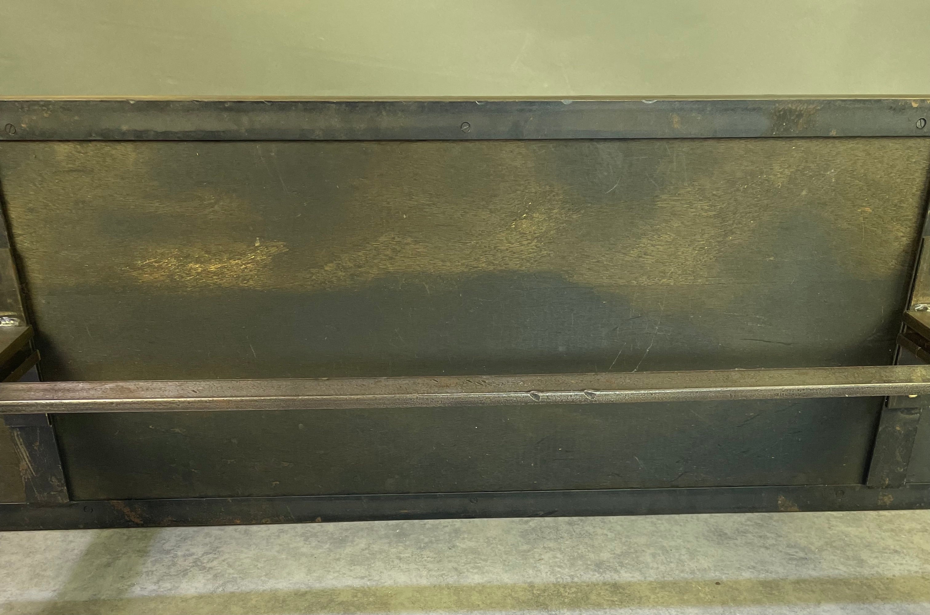 Table basse à plateau de céramiques