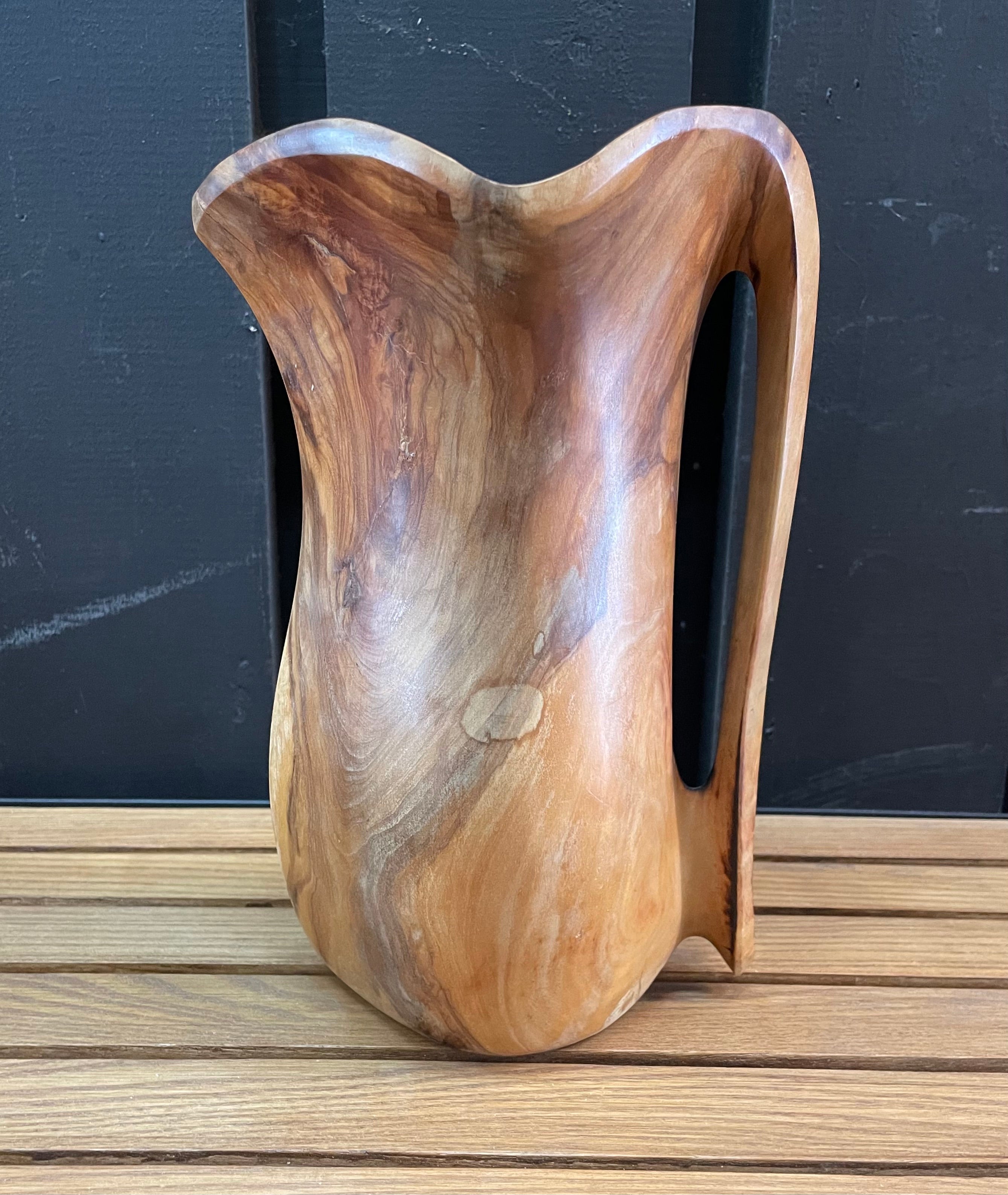 Pichet en bois d'olivier
