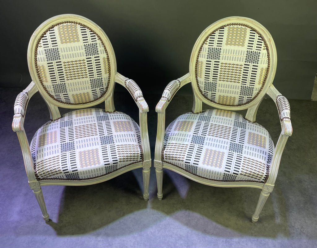 Paire de fauteuils style Louis 16