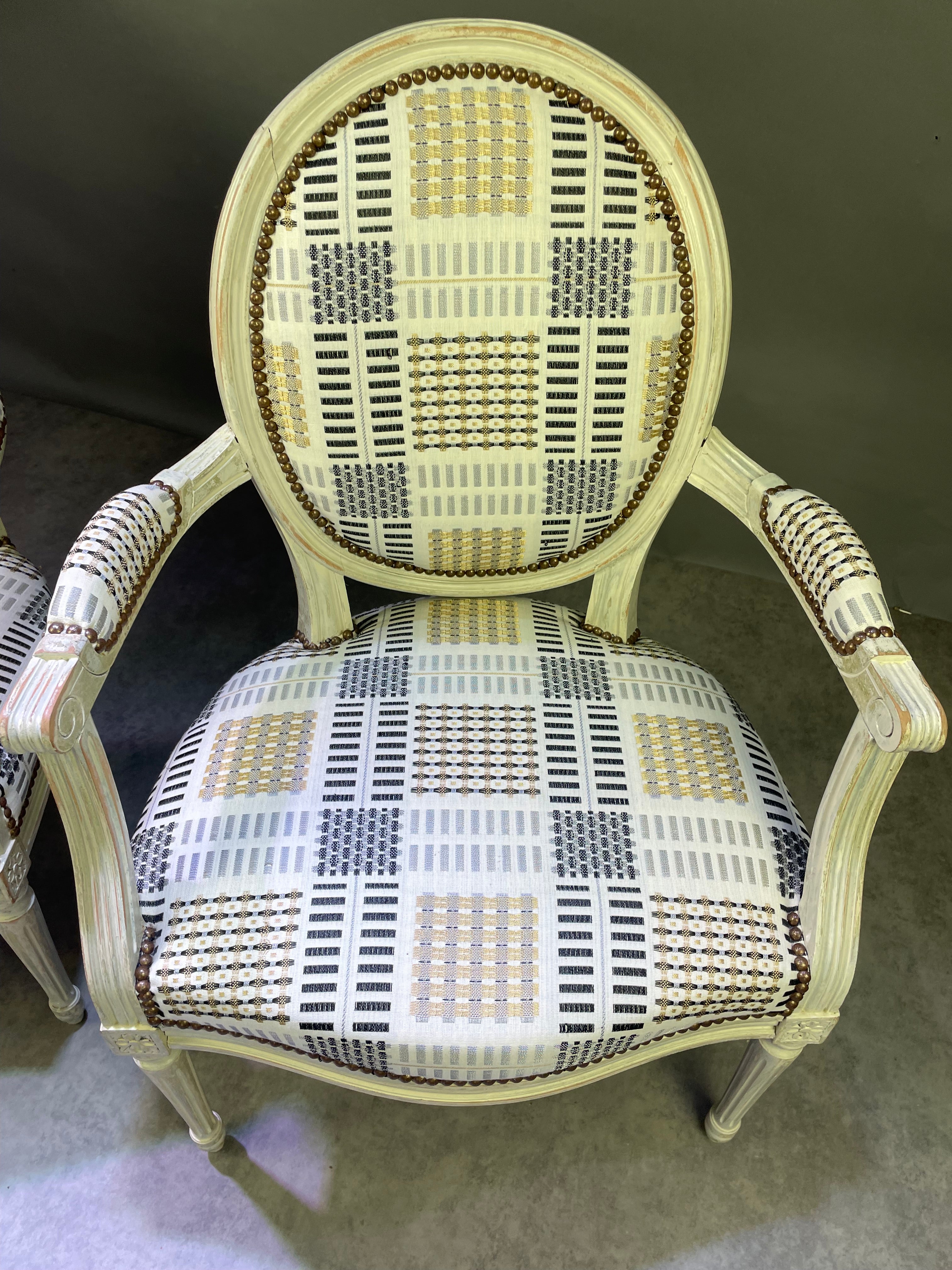 Paire de fauteuils style Louis 16