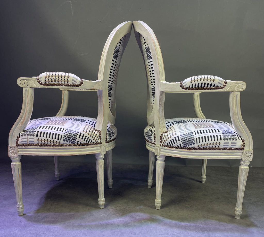 Paire de fauteuils style Louis 16