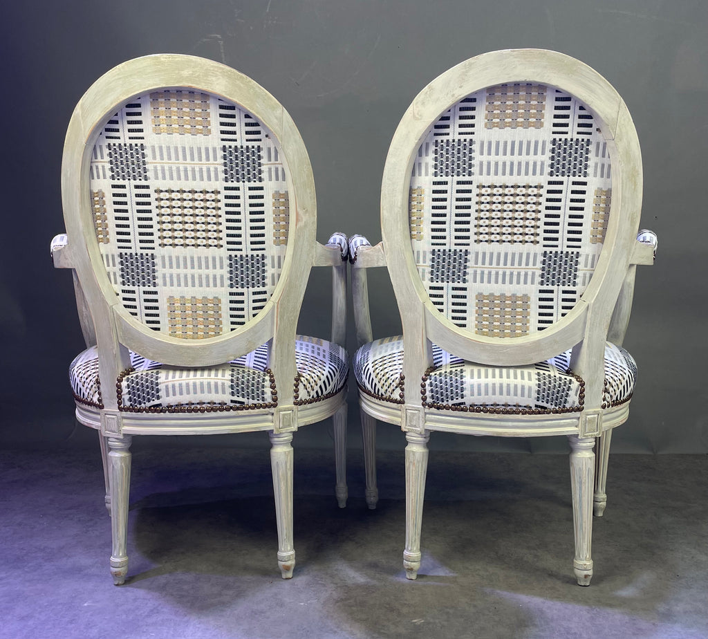 Paire de fauteuils style Louis 16