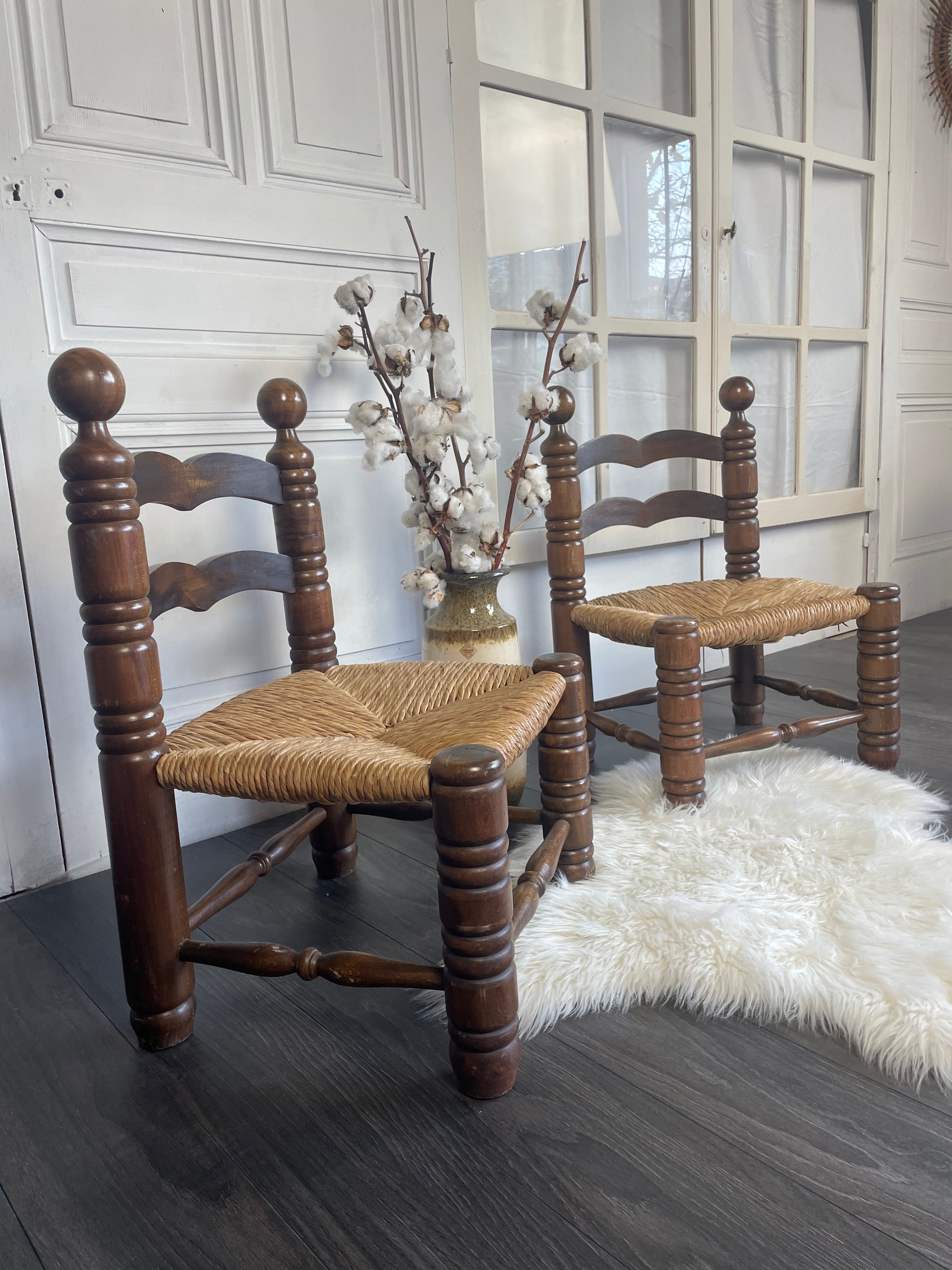 Paire de chaises paillées années 1960