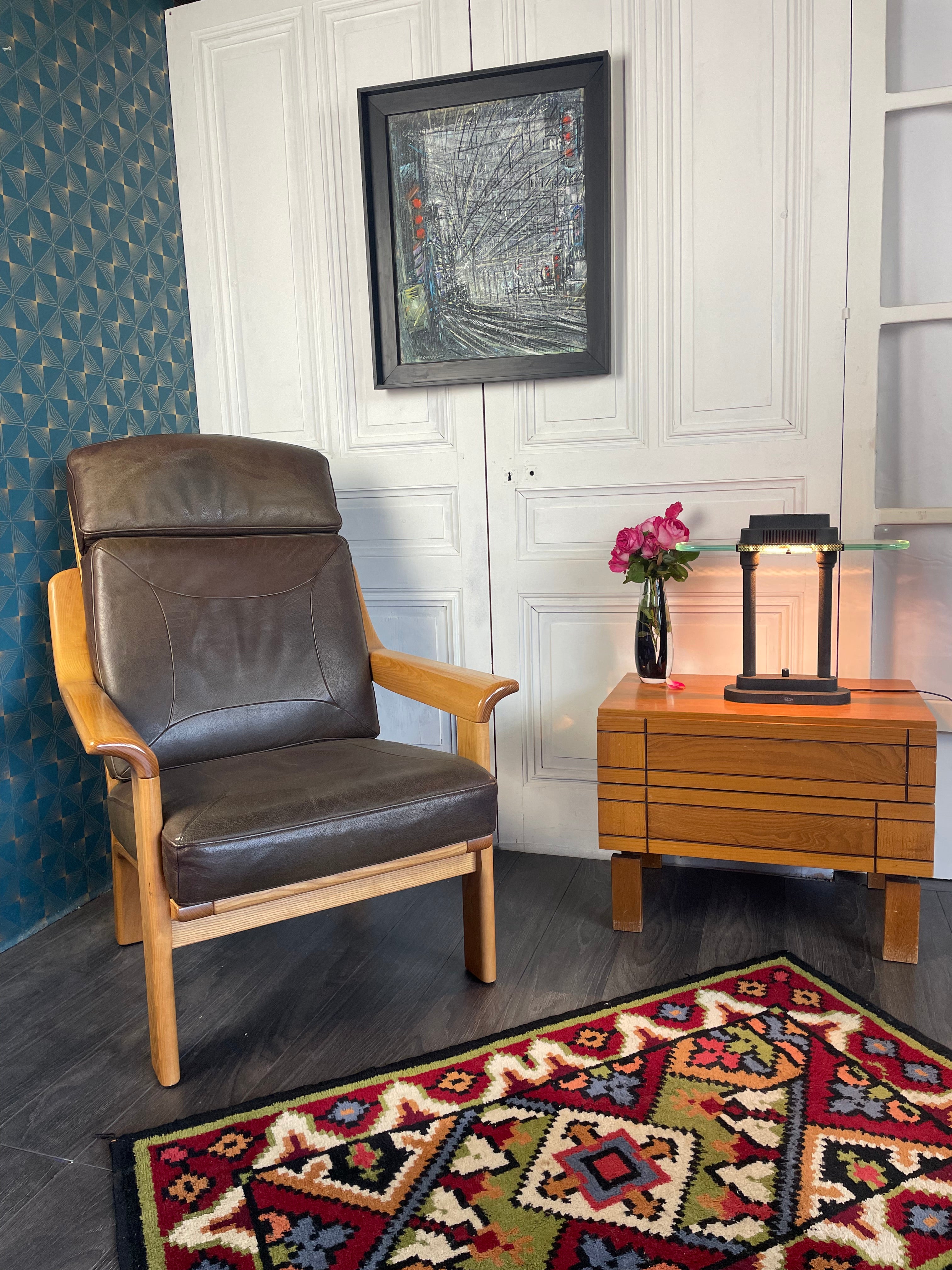 Fauteuil en cuir structure bois