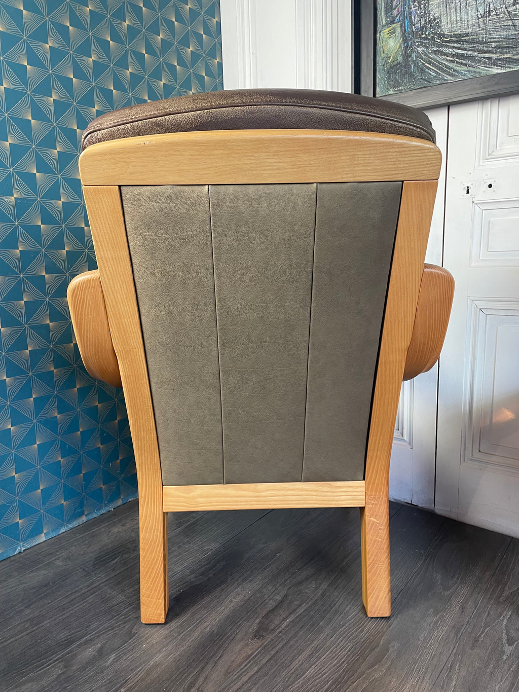 Fauteuil en cuir structure bois