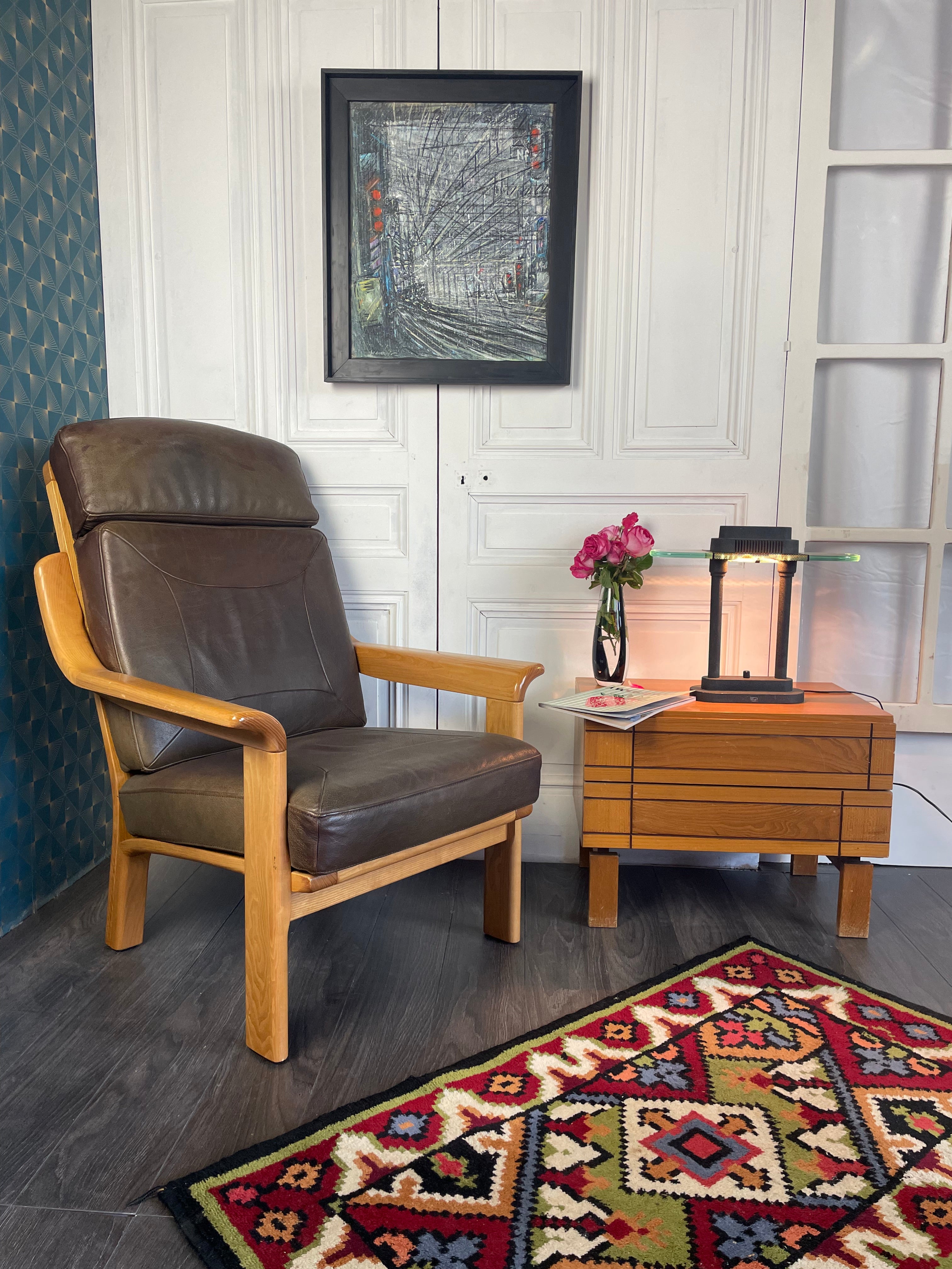 Fauteuil en cuir structure bois