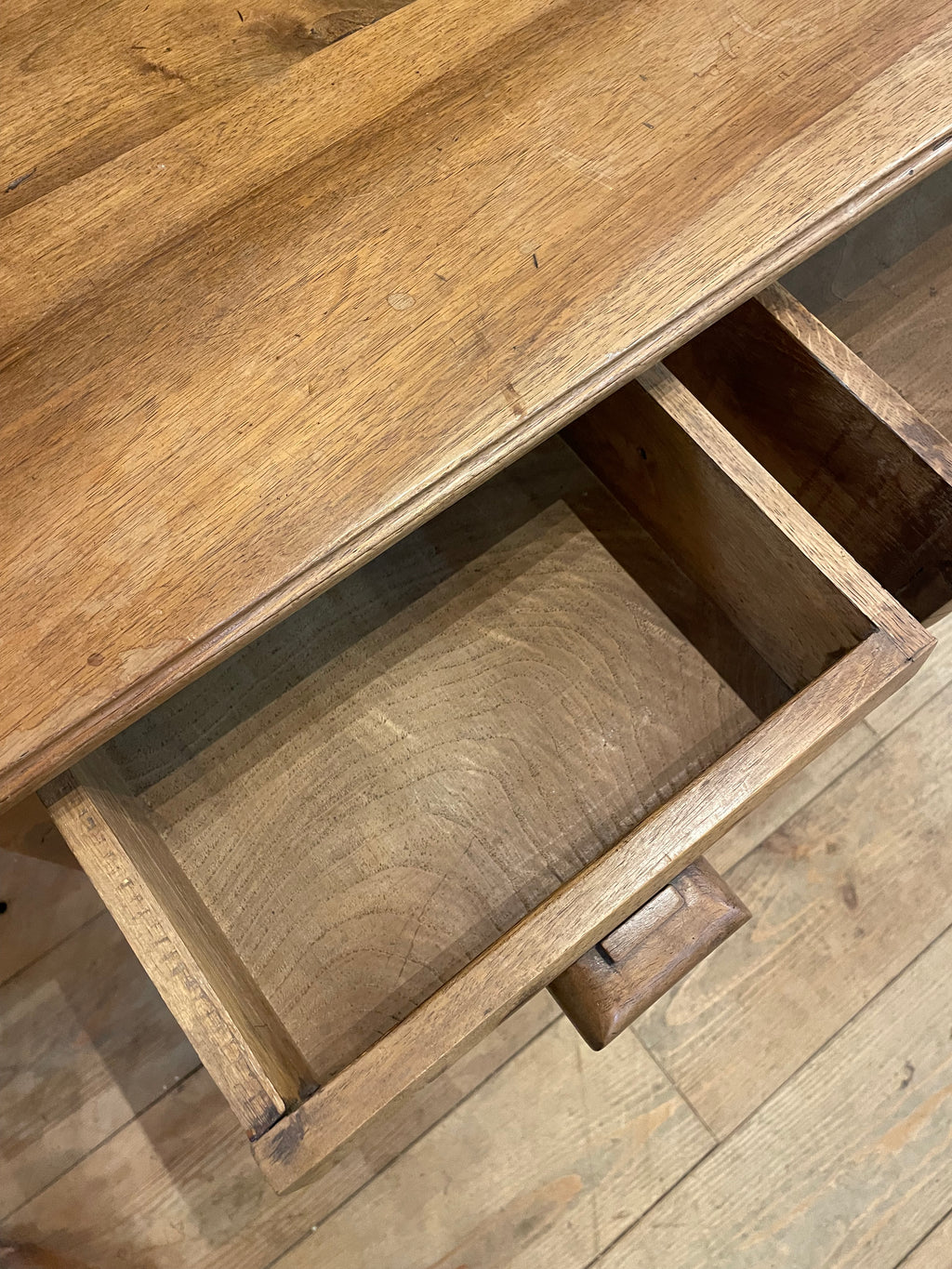Bureau en noyer années 1940/50
