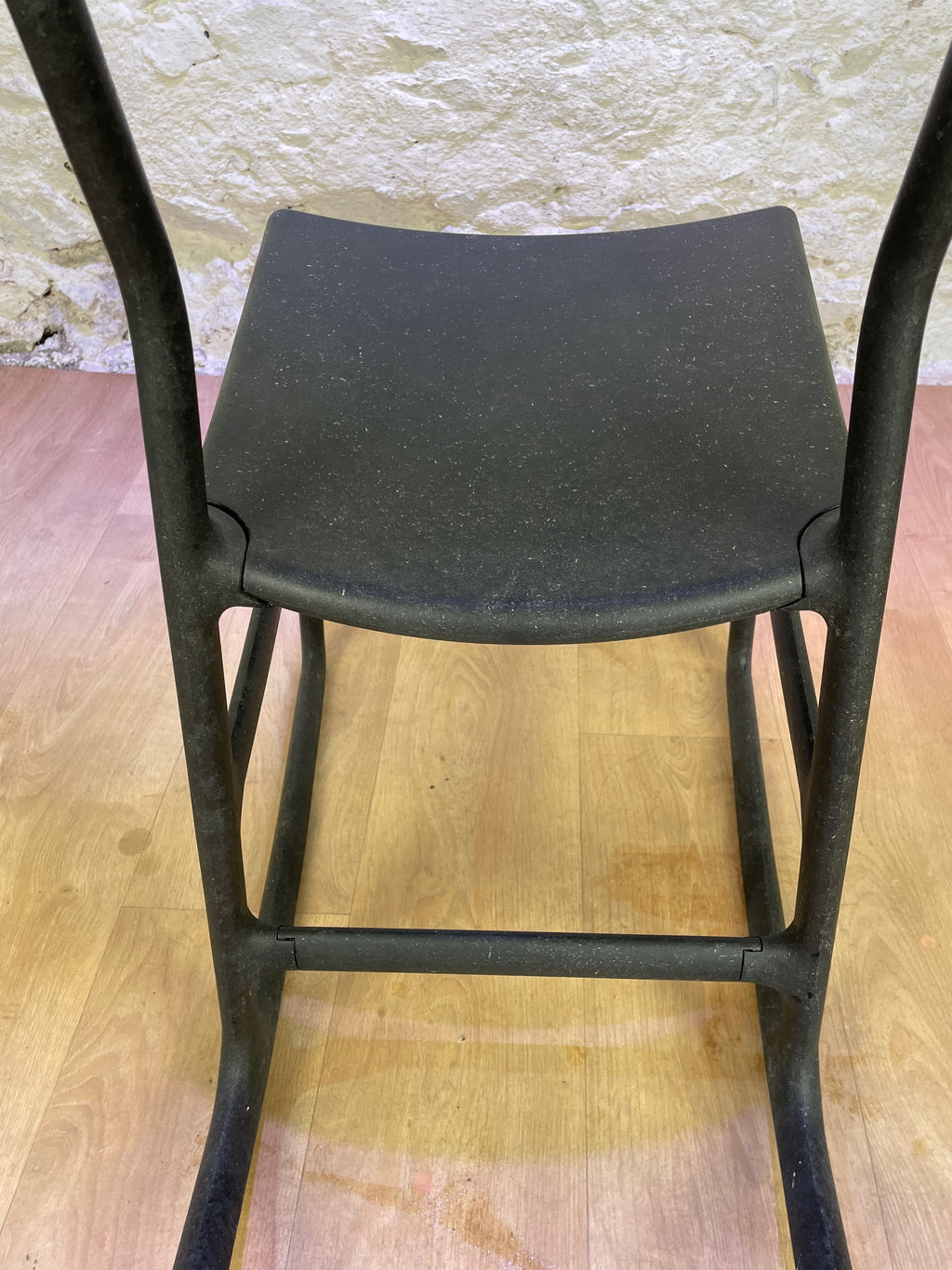 Chaise en résine IKEA vintage