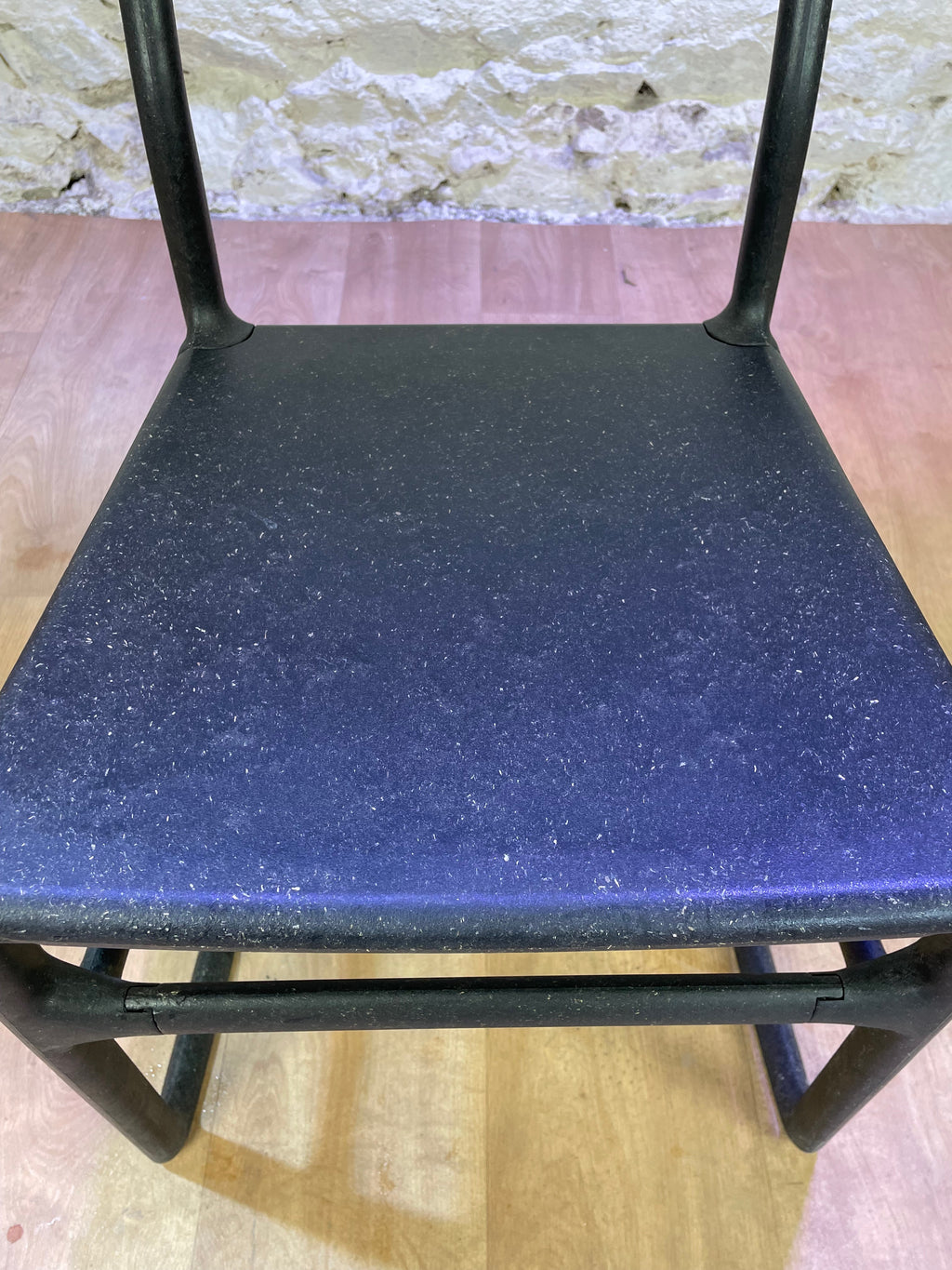 Chaise en résine IKEA vintage