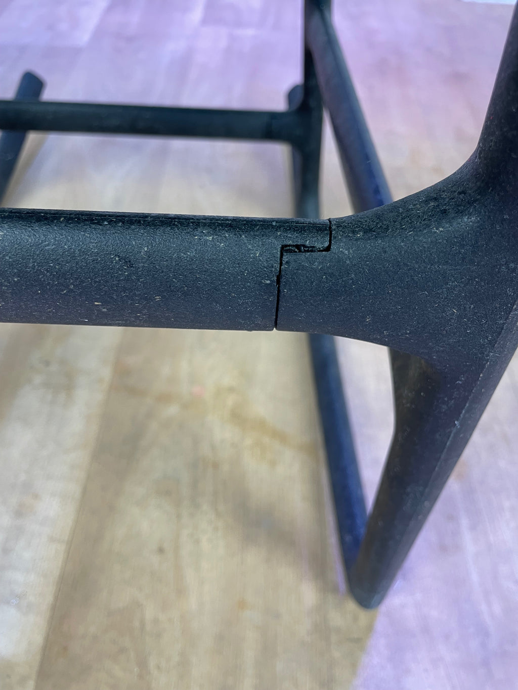 Chaise en résine IKEA vintage