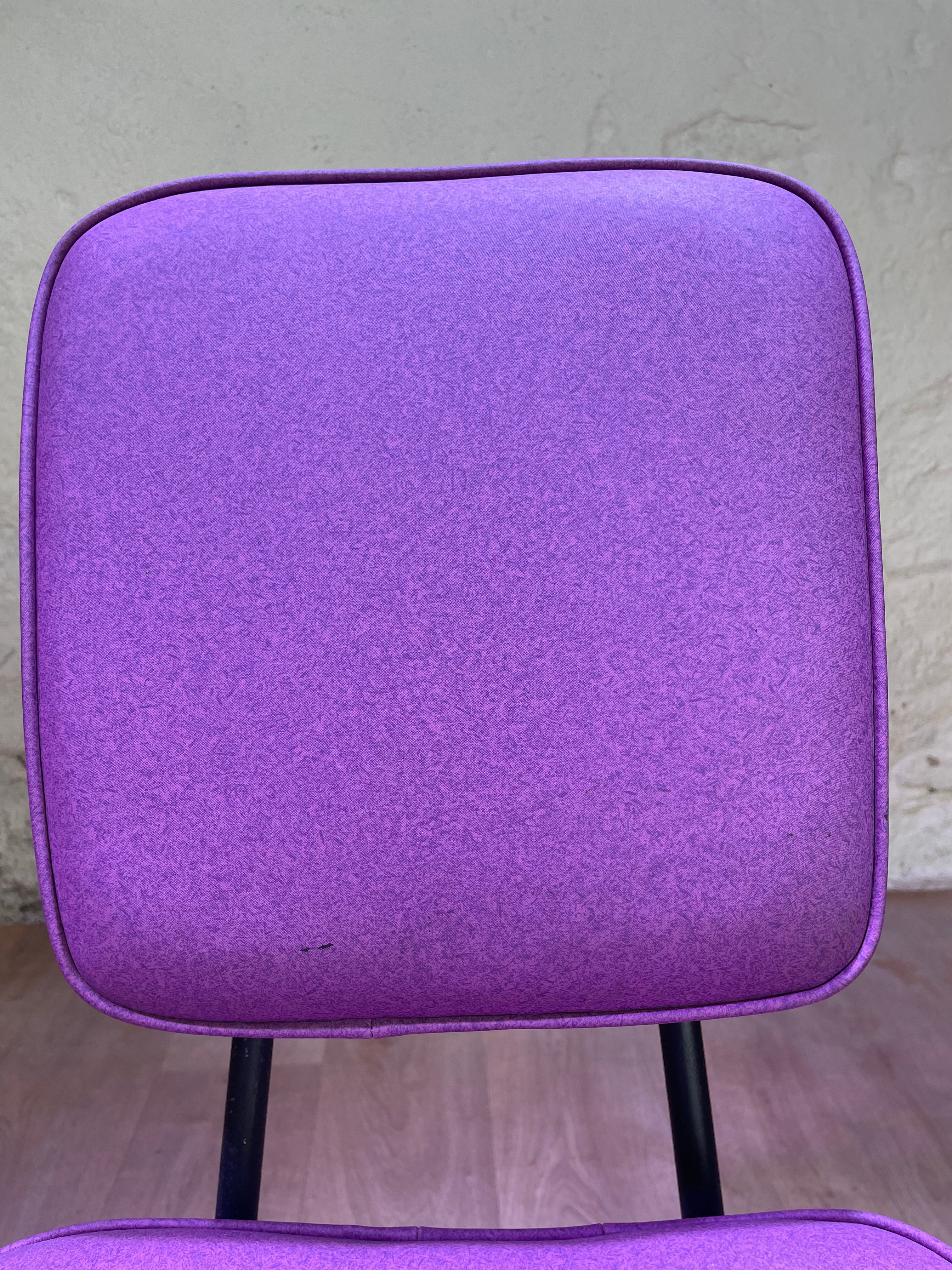 Chaise vintage mauve revisitée